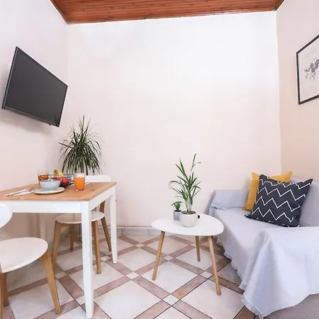 Nicola's House Apartment